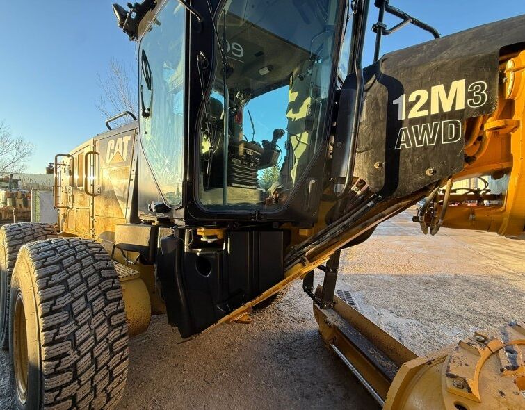 CATERPILLAR CATERPILLAR 12M3 AWD***IMMACULATE/REGISTERED***
